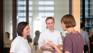 Beraten (Foto: Jan-Philipp Burmann)